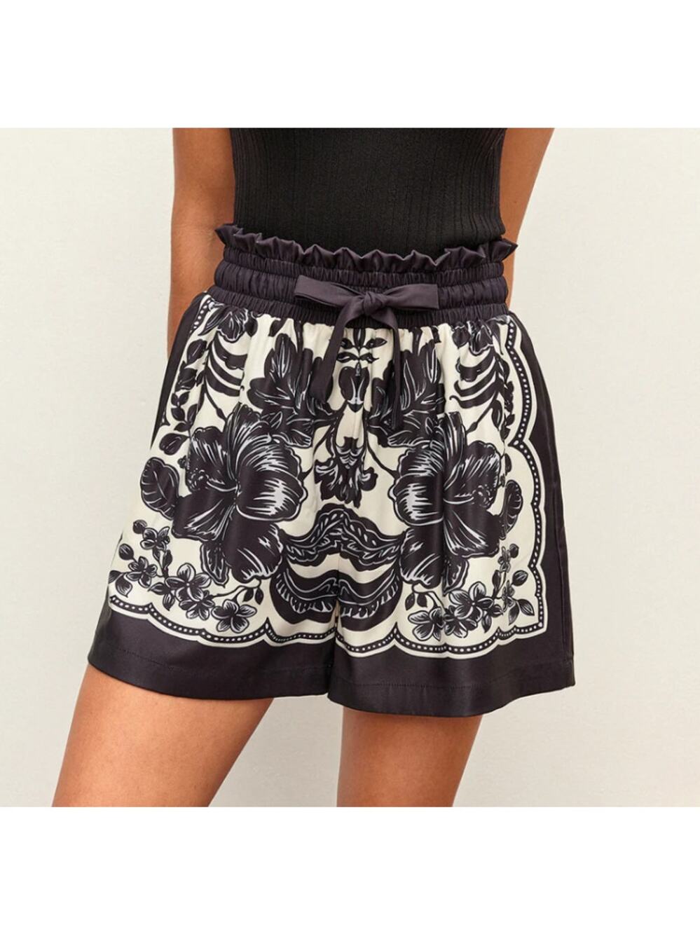 Commense Black & White Floral Scarf Print Shorts XL - NWT - Mediterranean Resort
